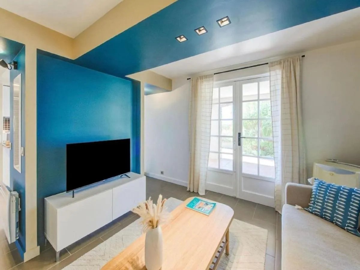 Sea-View Villa In Cavalaire Sur Mer